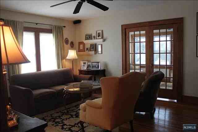 467 Columbia Blvd - Photo 2 of 8