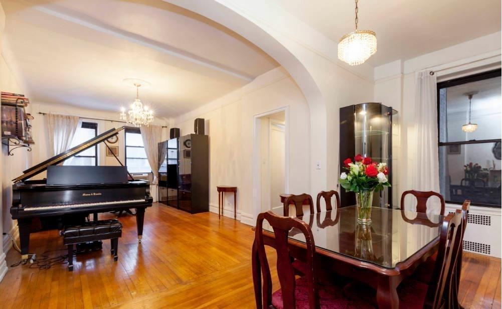 205 West 54th Street #4c