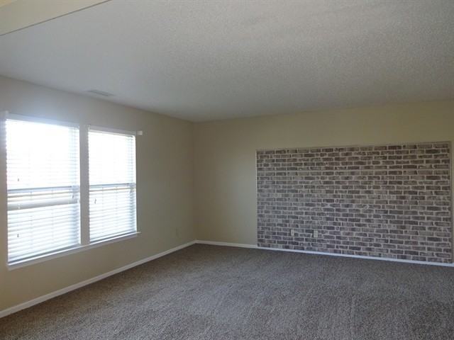 7540 Wymm Ln - Photo 2 of 19