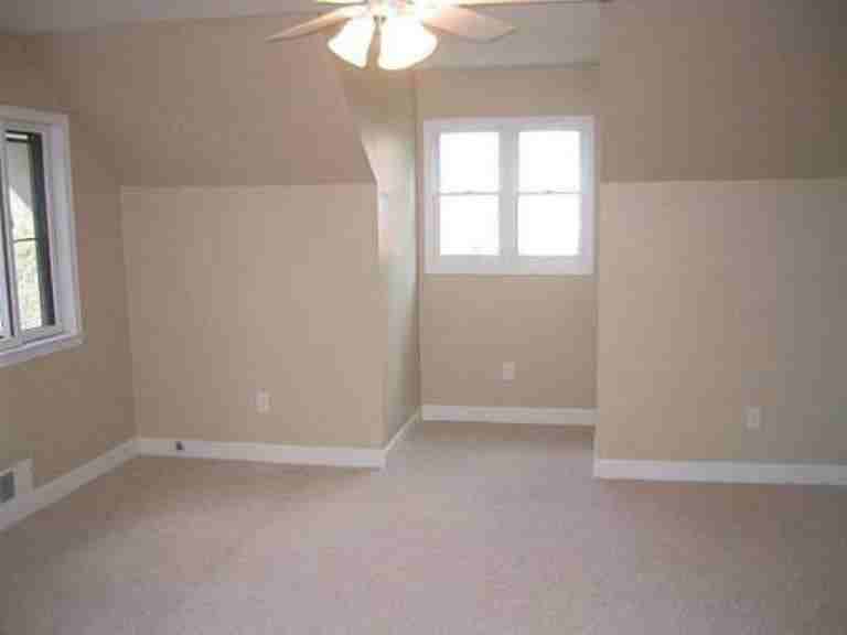 310 Amherst Ct NE - Photo 2 of 12