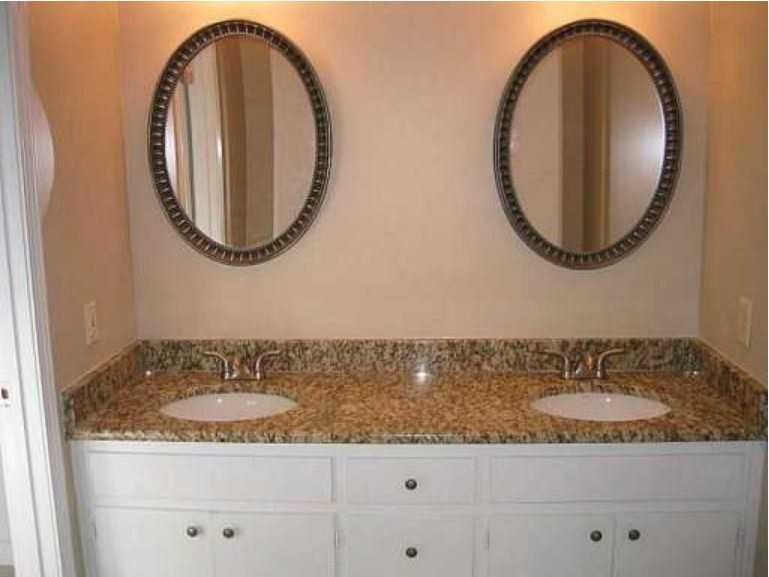 310 Amherst Ct NE - Photo 3 of 12