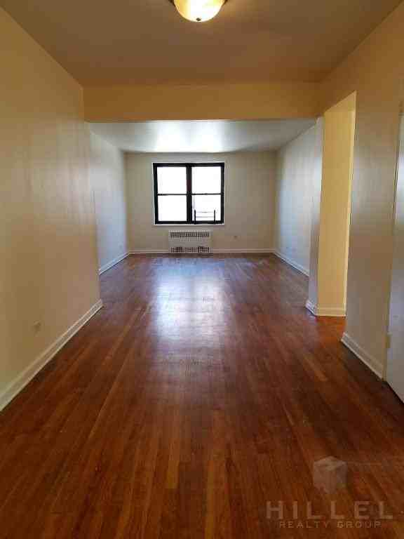 34-15 Parsons Blvd #3EE