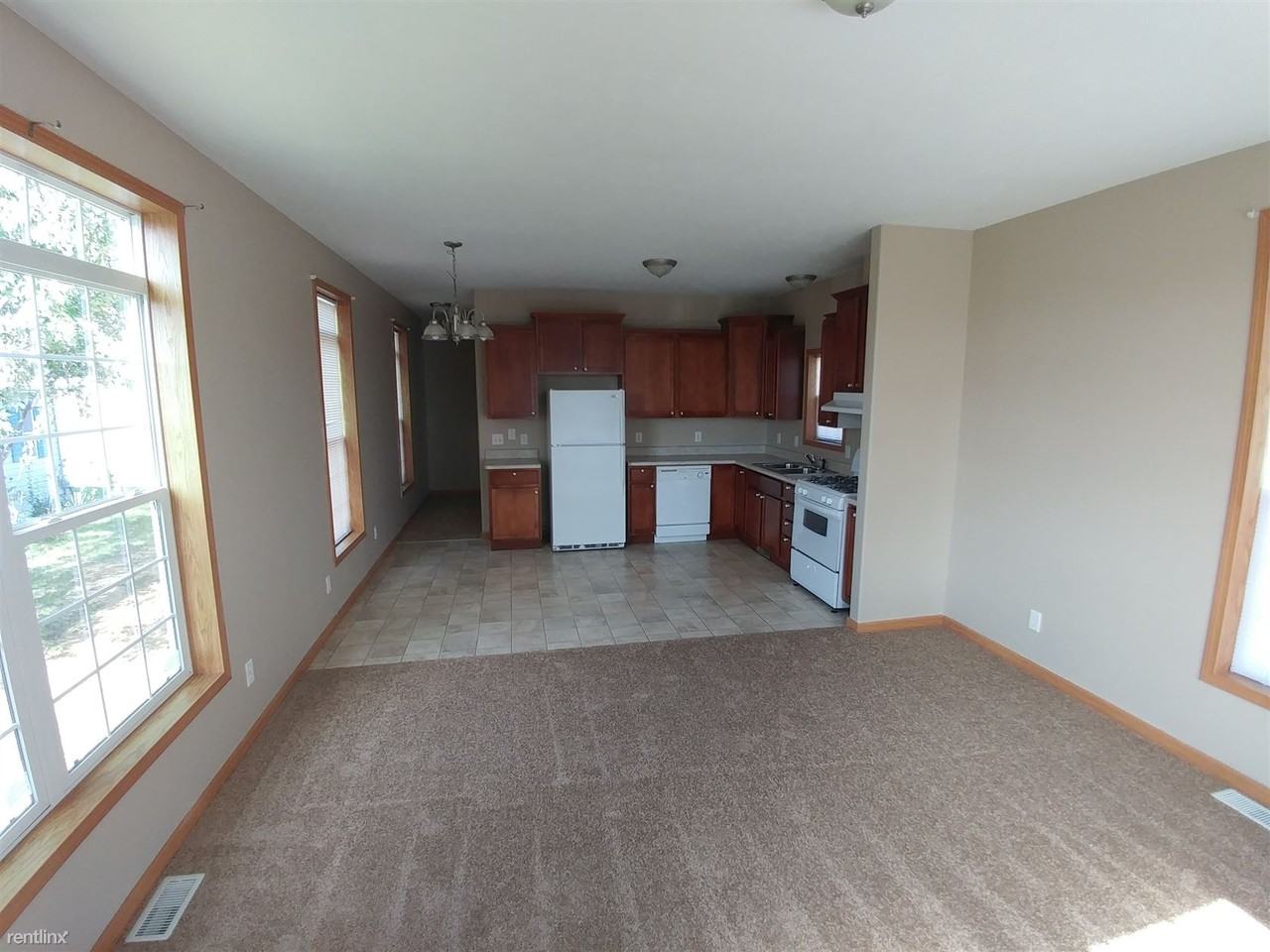 109 Apple Ln - Photo 2 of 15