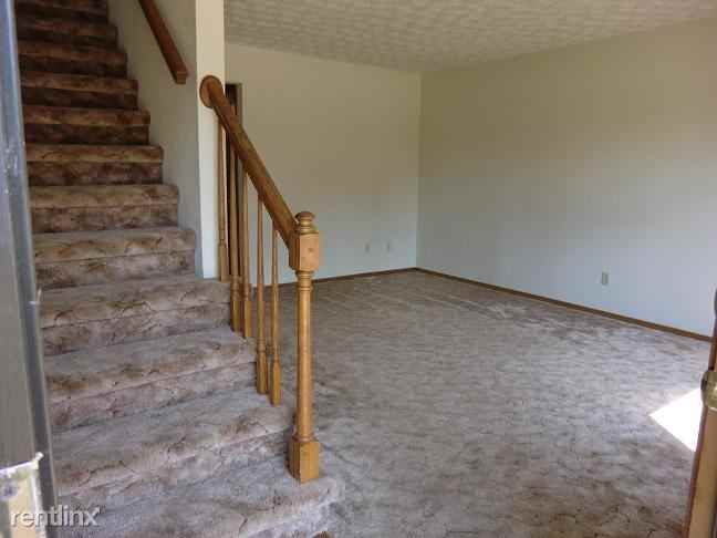 709 Oak Trail - Photo 2 of 7