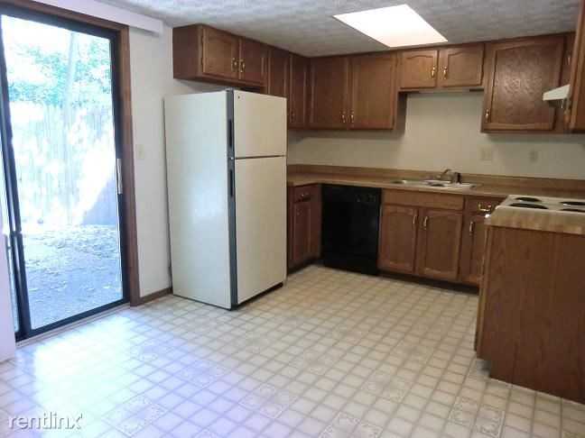 709 Oak Trail - Photo 3 of 7