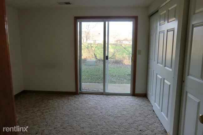 704 Village Dr - Photo 2 of 10