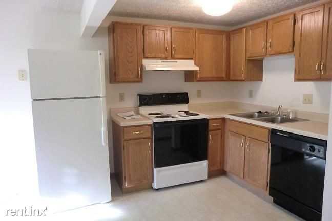 704 Village Dr - Photo 3 of 10