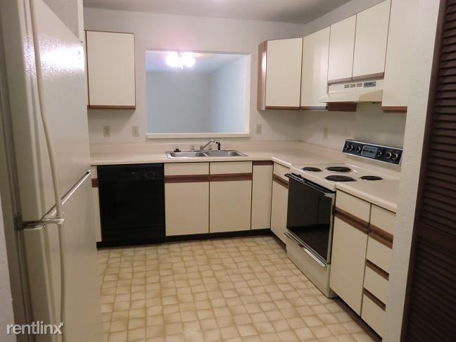 102 Eagle Creek - Photo 3 of 6
