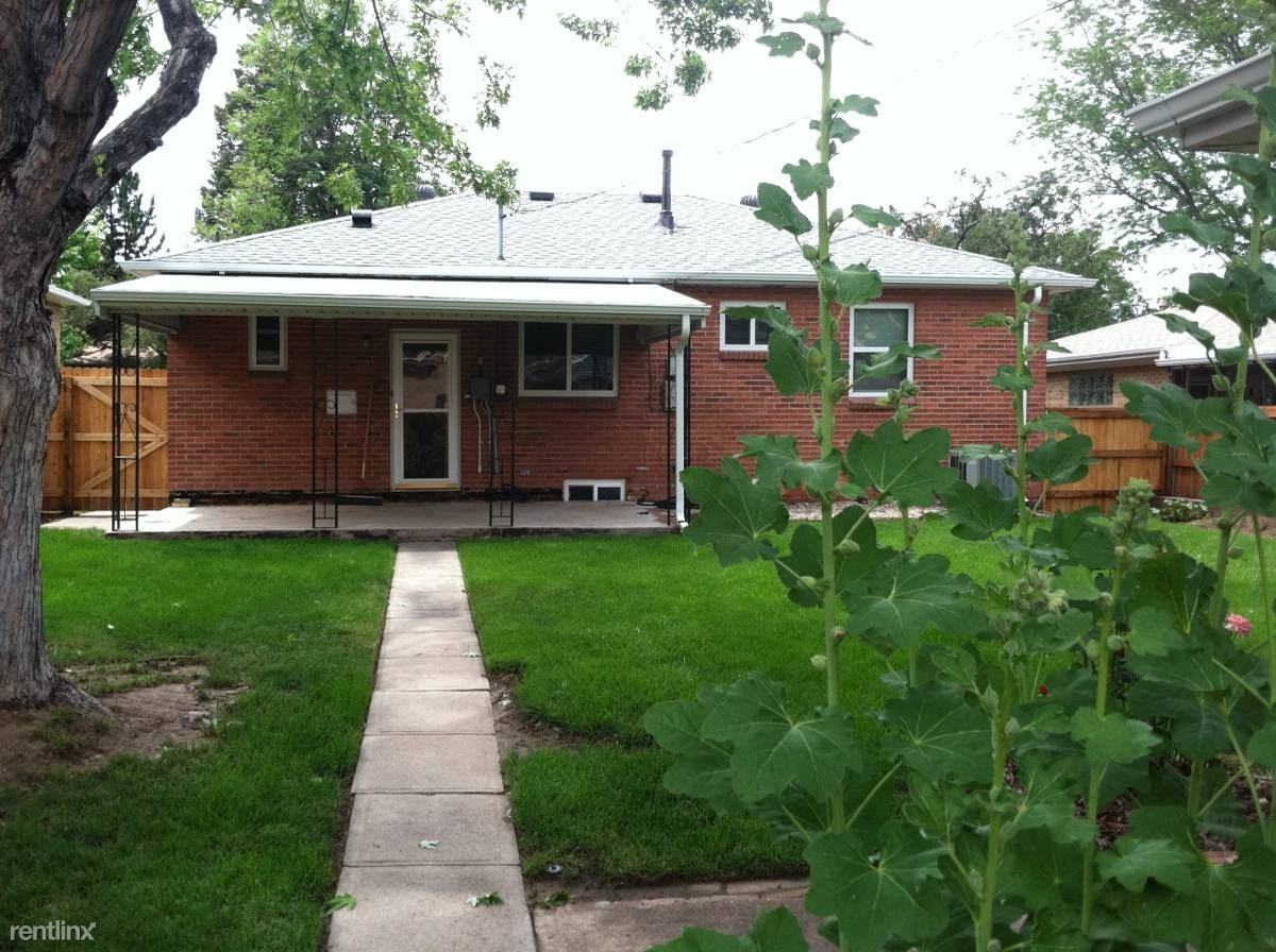 1010 S Harrison St - Photo 2 of 10