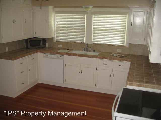 2835 N Howard Ave - Photo 3 of 17