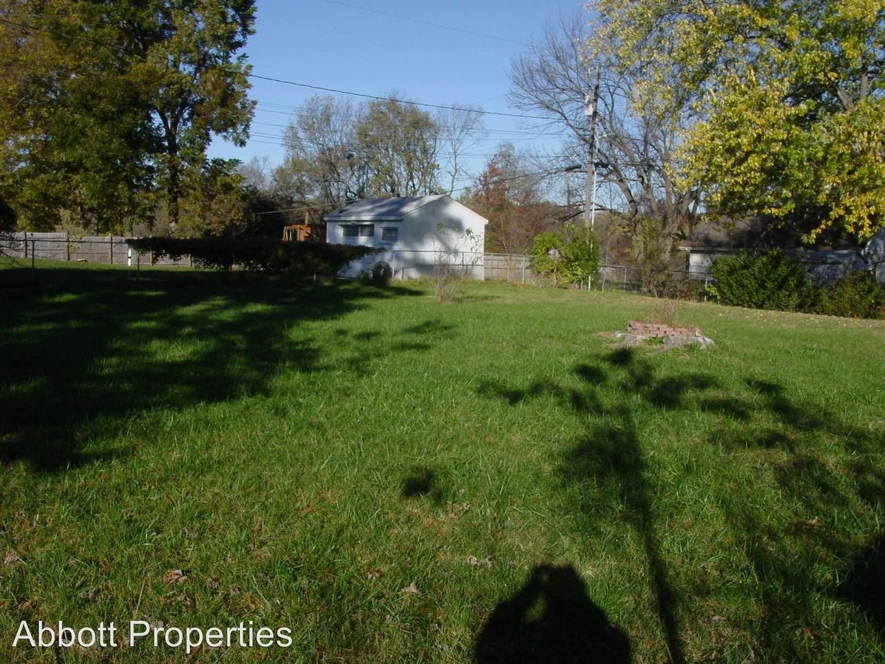 3350 S Sterling Ave - Photo 3 of 13