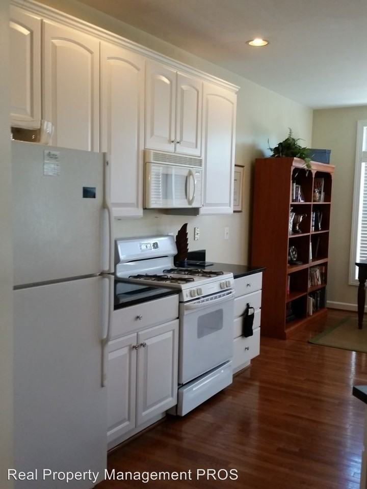 14350 Medalist Ct - Photo 3 of 13