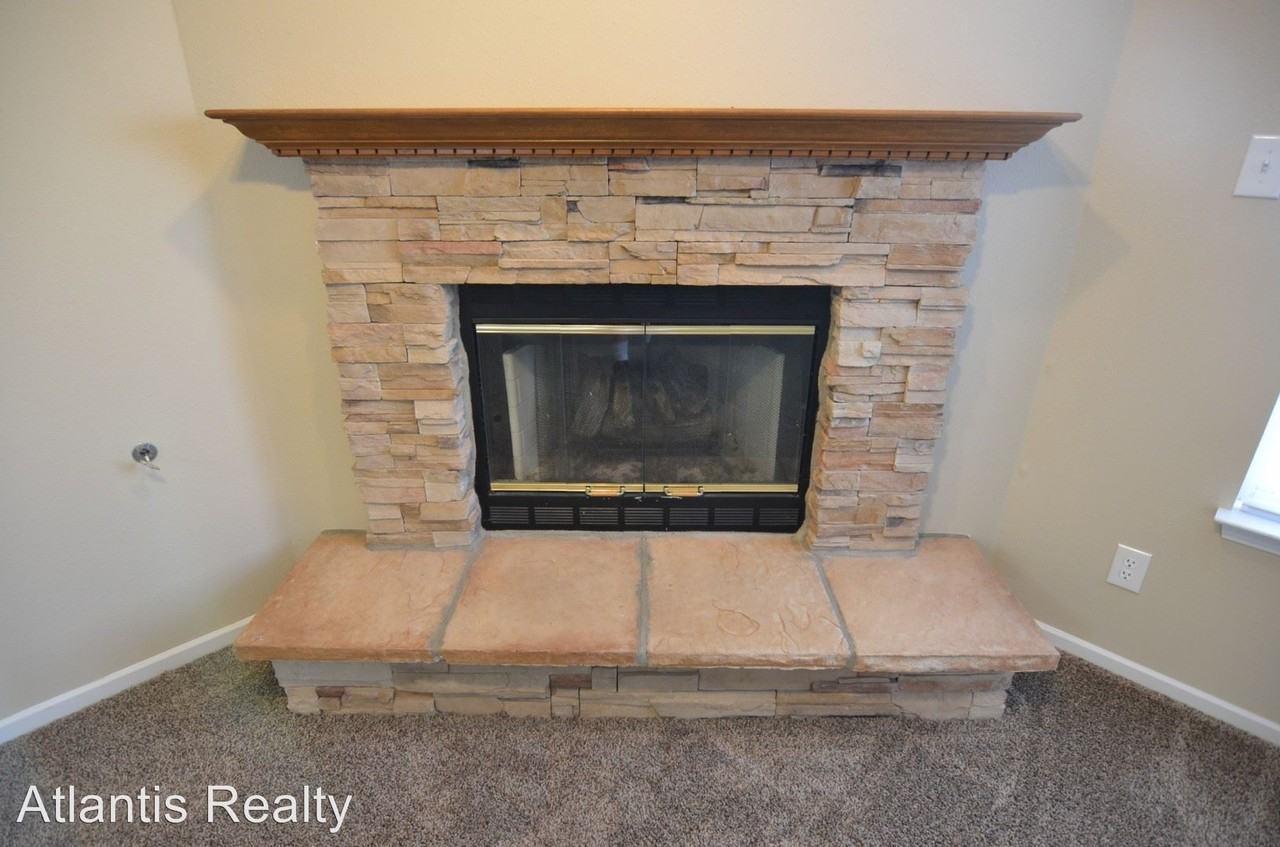 668 Fern St - Photo 3 of 24