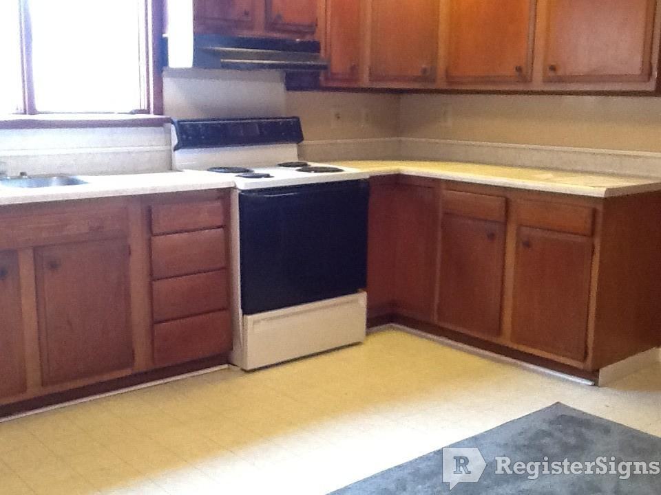 218 N 8th St - Photo 2 of 2