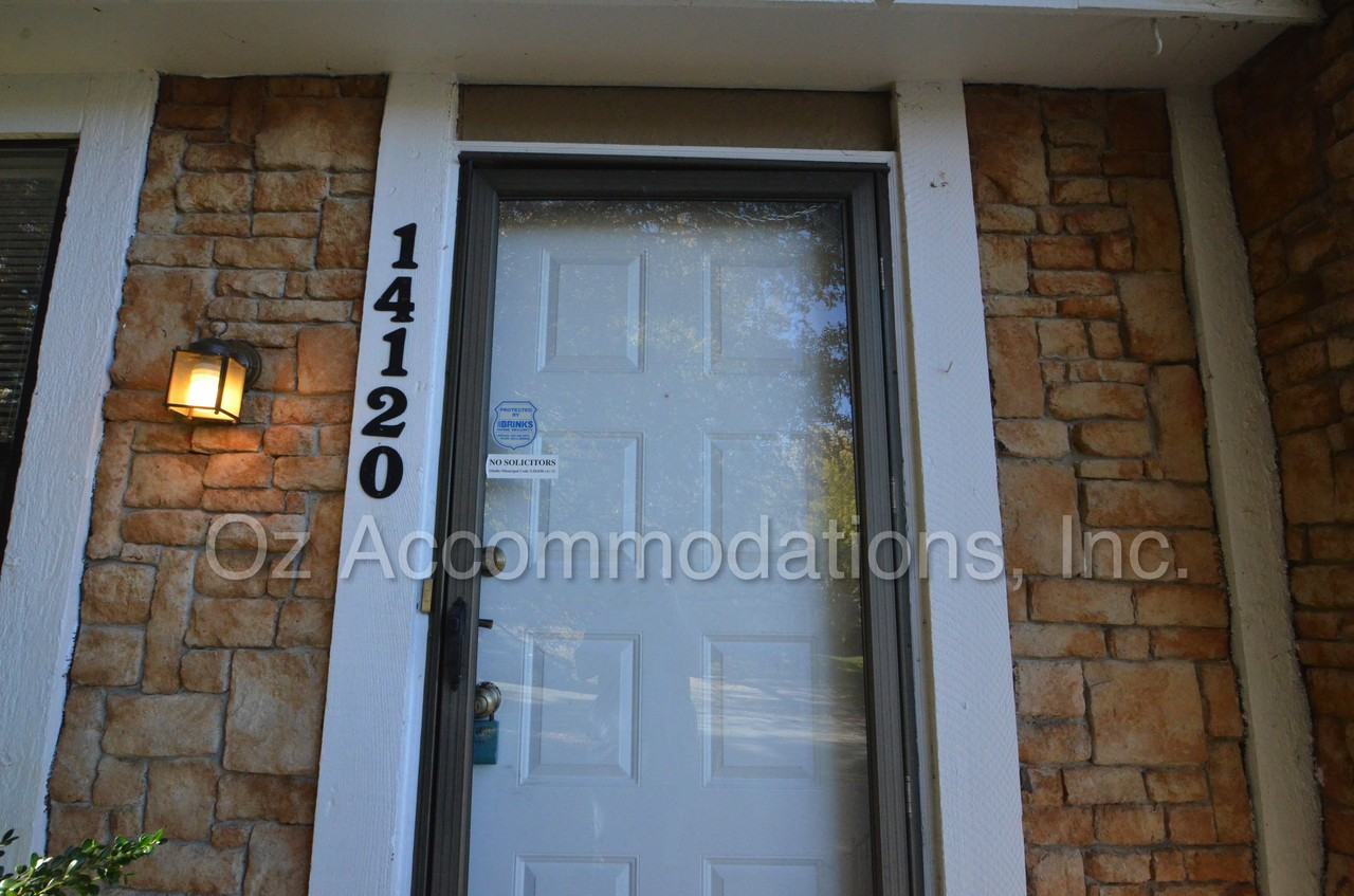 14120 S Raintree Dr - Photo 2 of 29