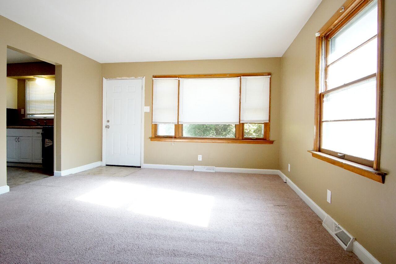 3223 Wismer Rd - Photo 2 of 7