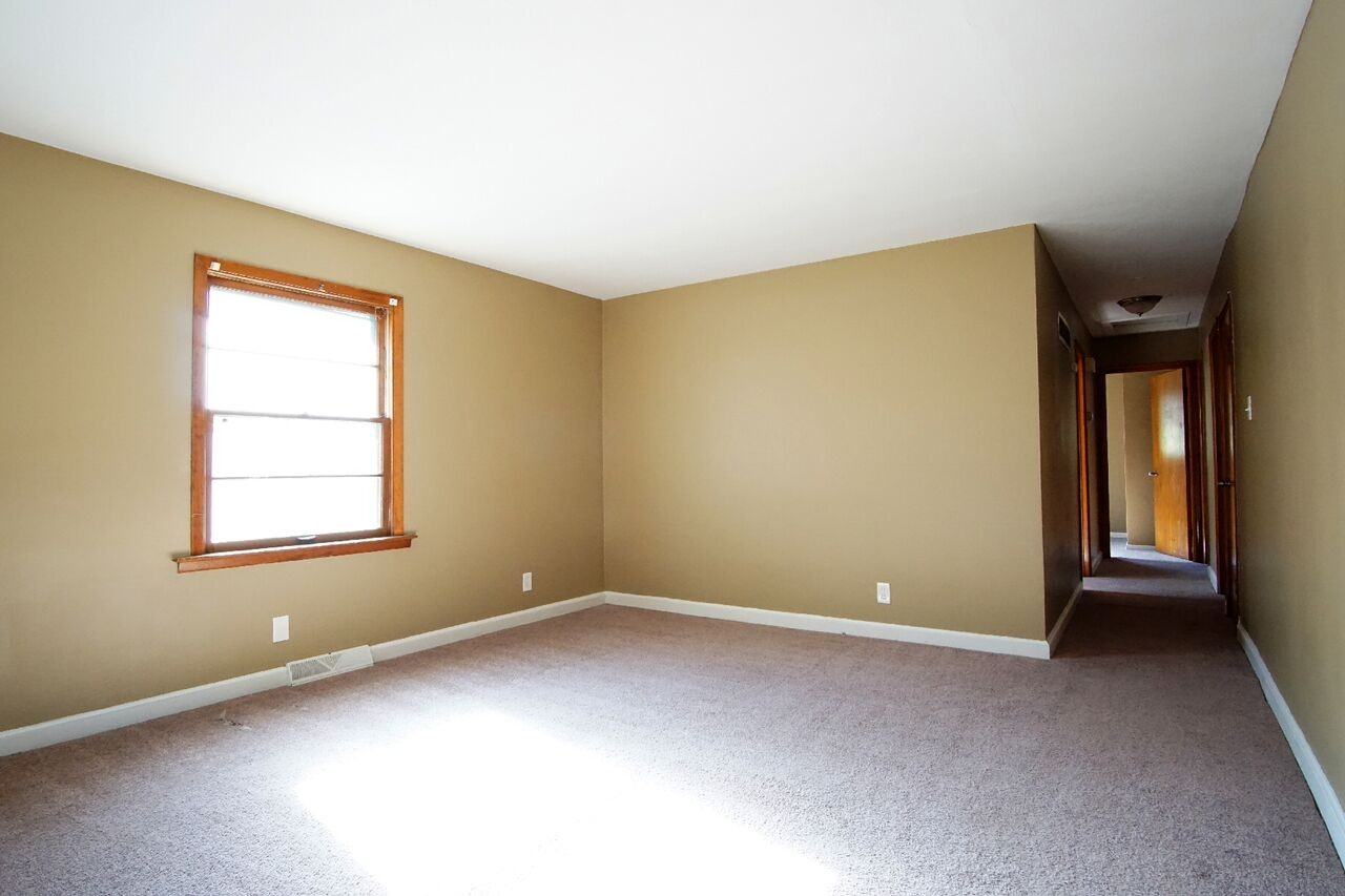 3223 Wismer Rd - Photo 3 of 7