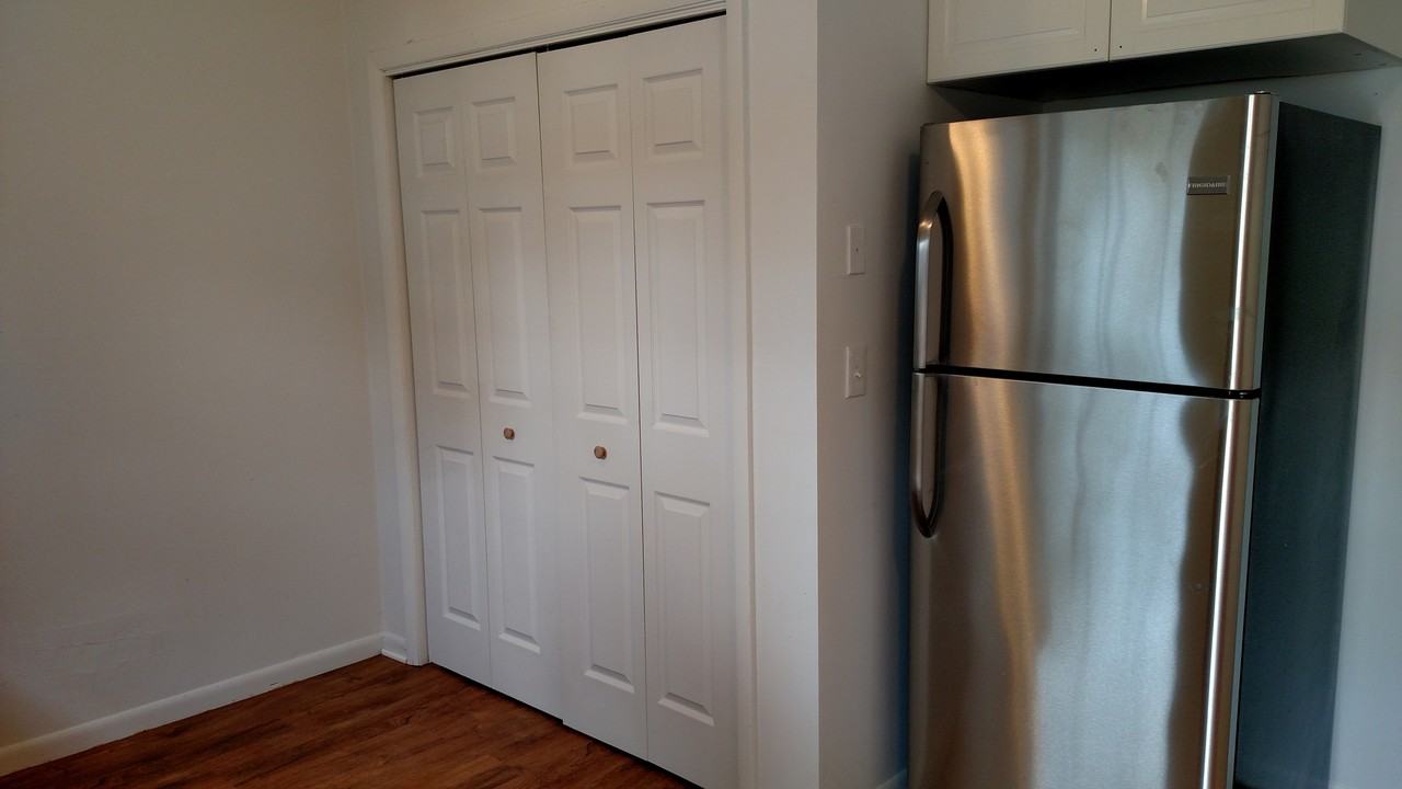 411-413 Booth Road - Photo 3 of 11