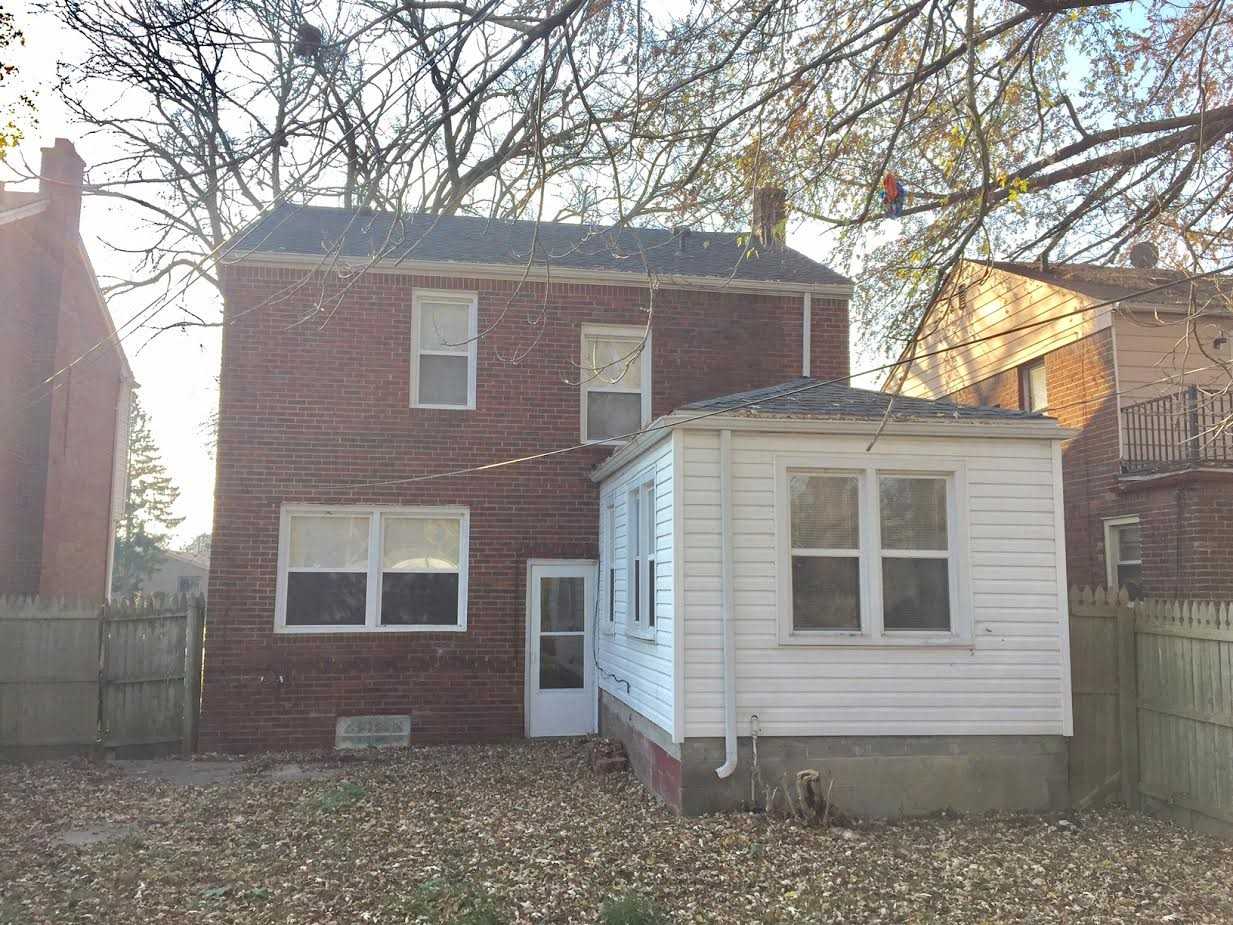 10500 Outer Dr W - Photo 3 of 13