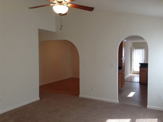 2417 Middle View Dr - Photo 3 of 8