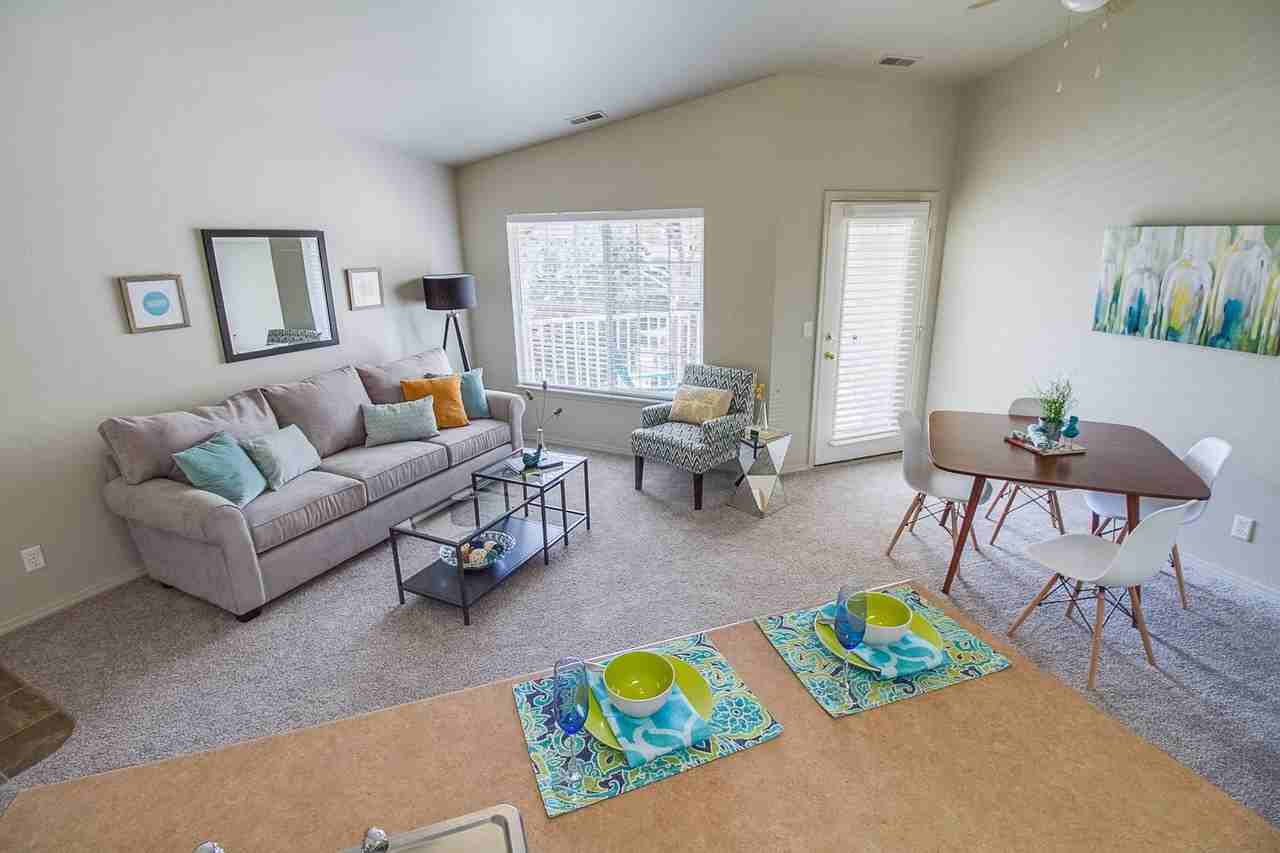 685 E Holly Street - Photo 2 of 24
