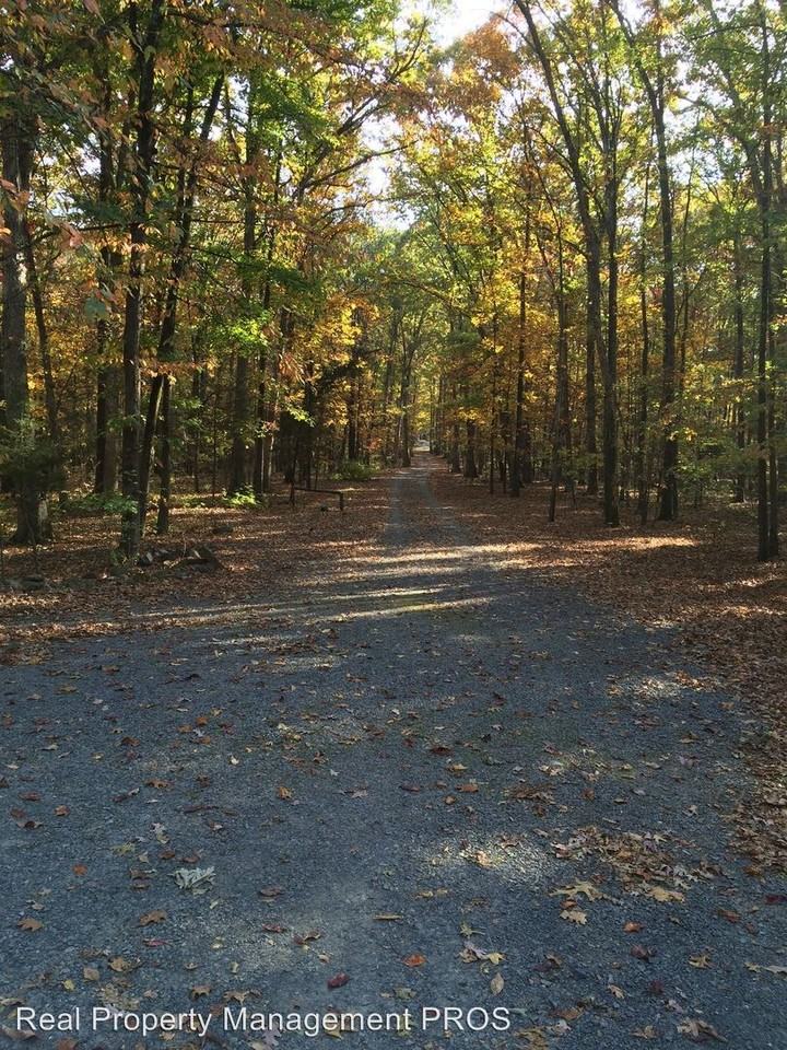 7142 Rogues Rd - Photo 3 of 18