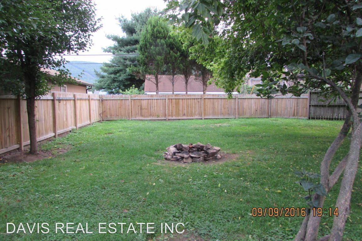 726 E Main St - Photo 2 of 17