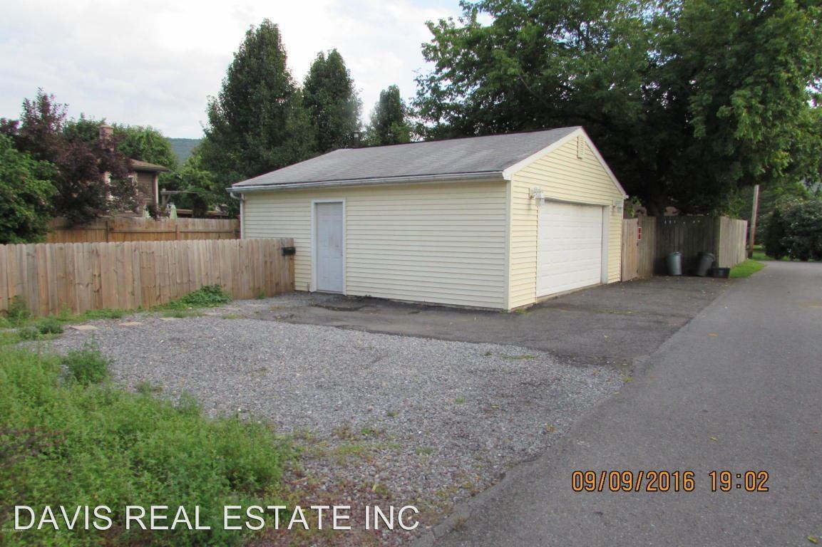 726 E Main St - Photo 3 of 17