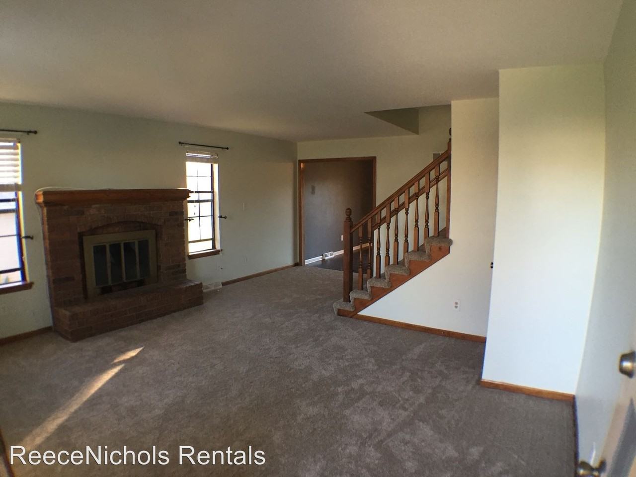 605 SE Bayberry Ln #A - Photo 2 of 14