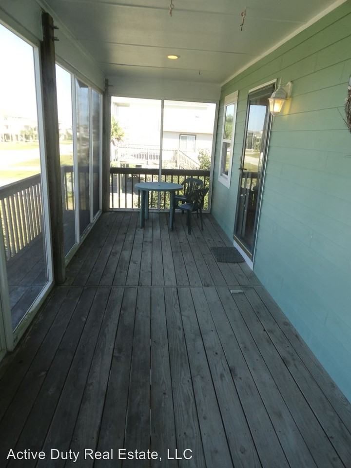 3212 Island Dr - Photo 3 of 28