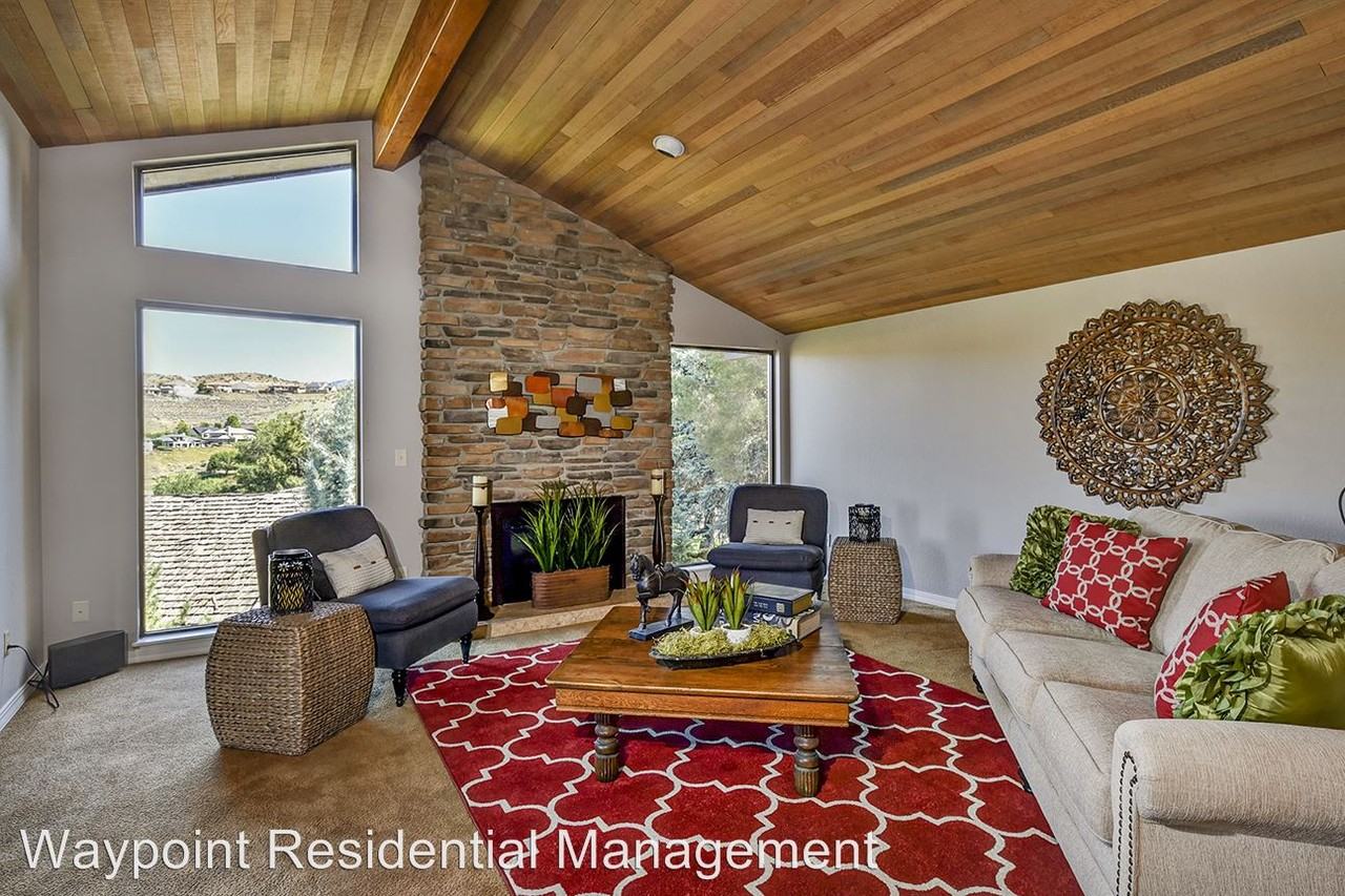 110 Hearthstone Dr - Photo 3 of 30