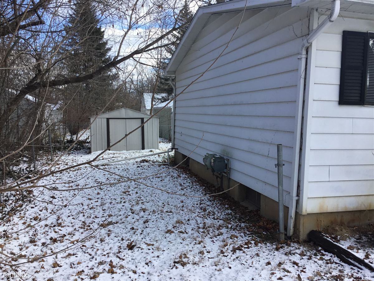 8856 Lincoln Dr - Photo 3 of 11