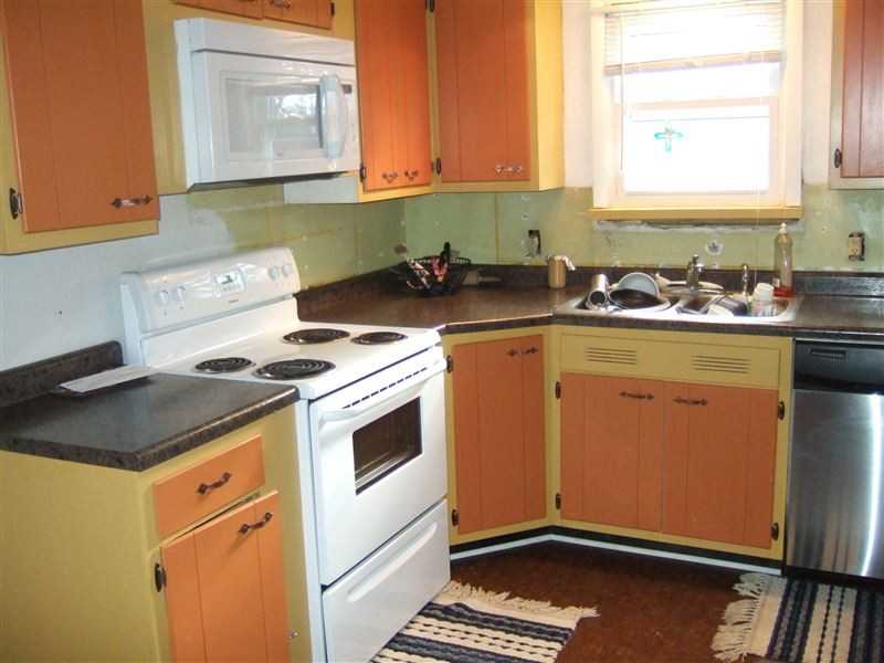 1316 Knollwood Ave - Photo 2 of 9