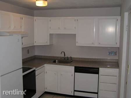 687 Grove St - Photo 2 of 6