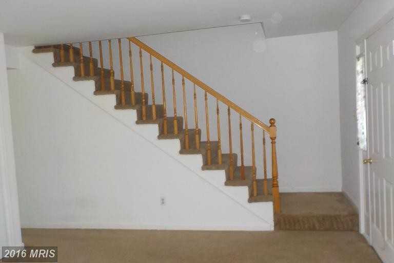 9530 Hallhurst Rd - Photo 2 of 18