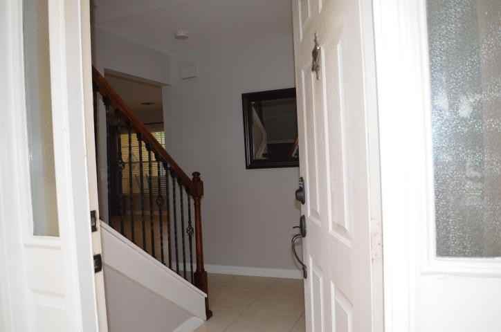 22528 Middletown Dr - Photo 2 of 8