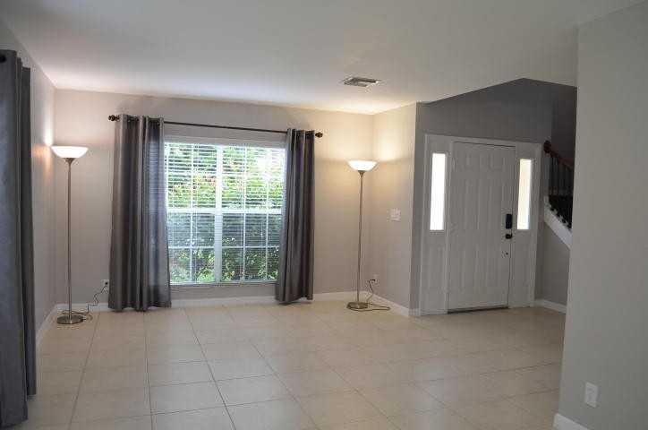 22528 Middletown Dr - Photo 3 of 8