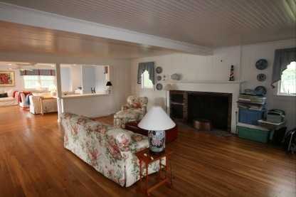 241 Oneck Ln - Photo 3 of 5