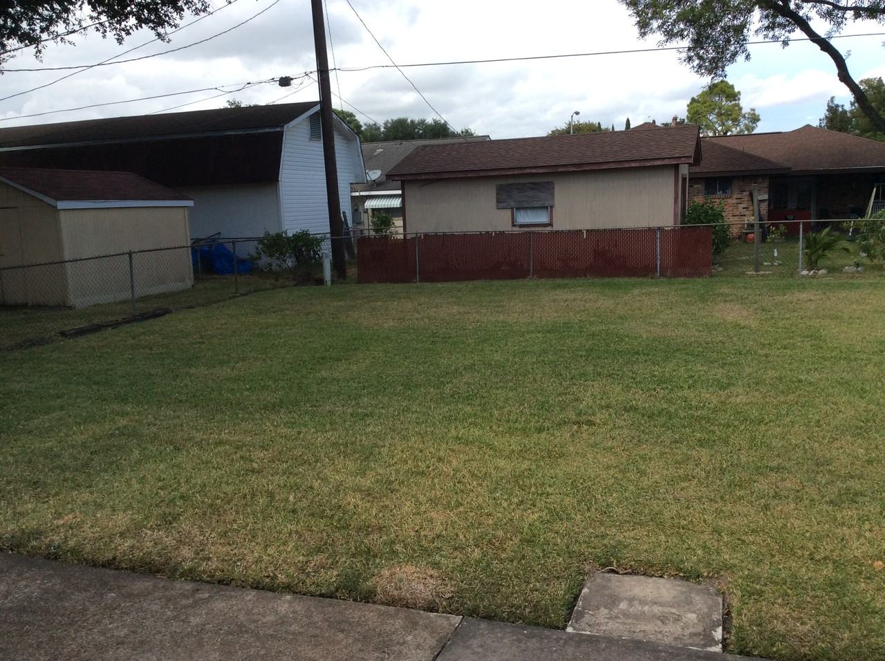 722 Brown Ln - Photo 2 of 6