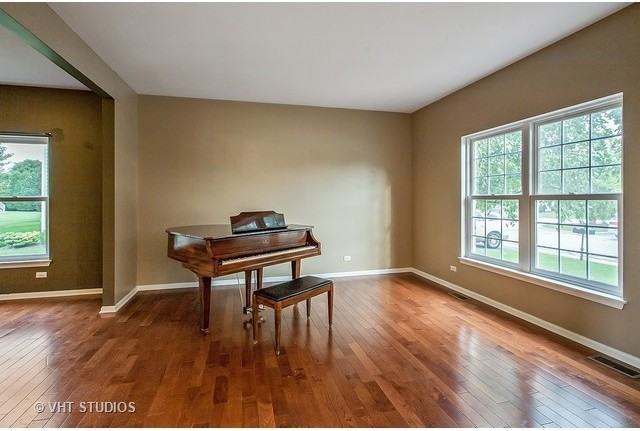 5 Barton Creek Ct - Photo 3 of 10