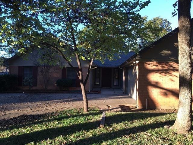 2916 Ridgewood Dr - Photo 2 of 32