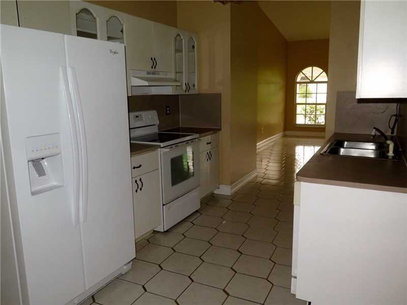 17031 SW 63rd Manor - Photo 2 of 8