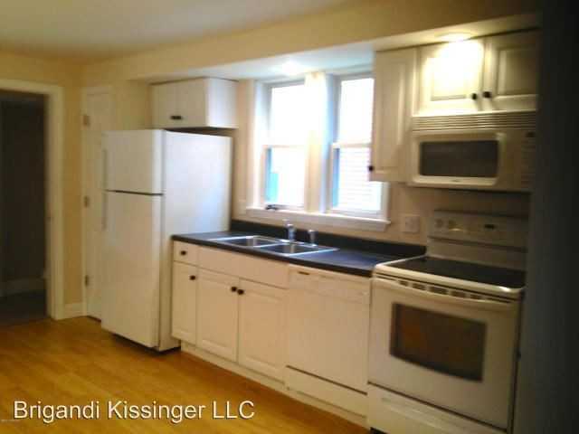 131 S Highland St - Photo 2 of 9