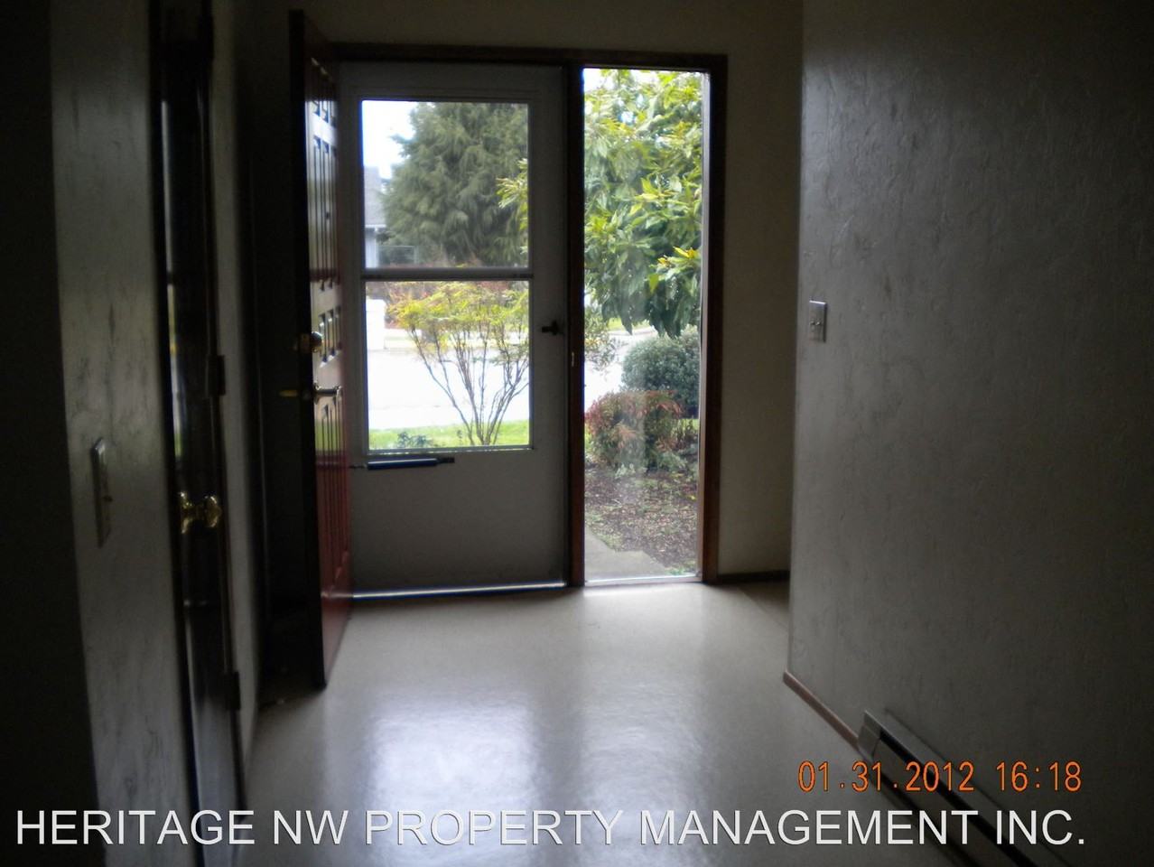 412 W Mary St - Photo 3 of 5