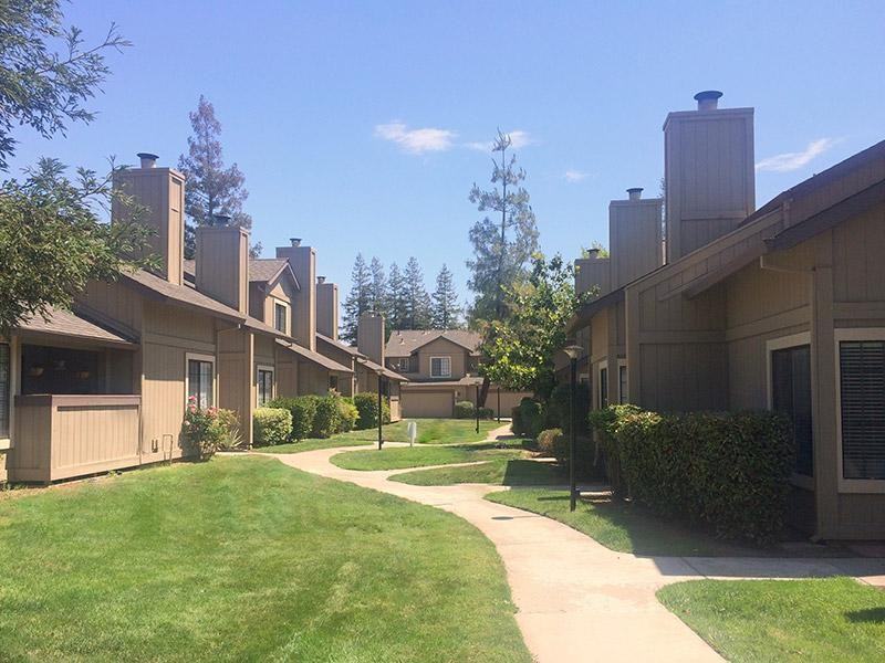 Woodstream Townhomes - Photo 2 of 13