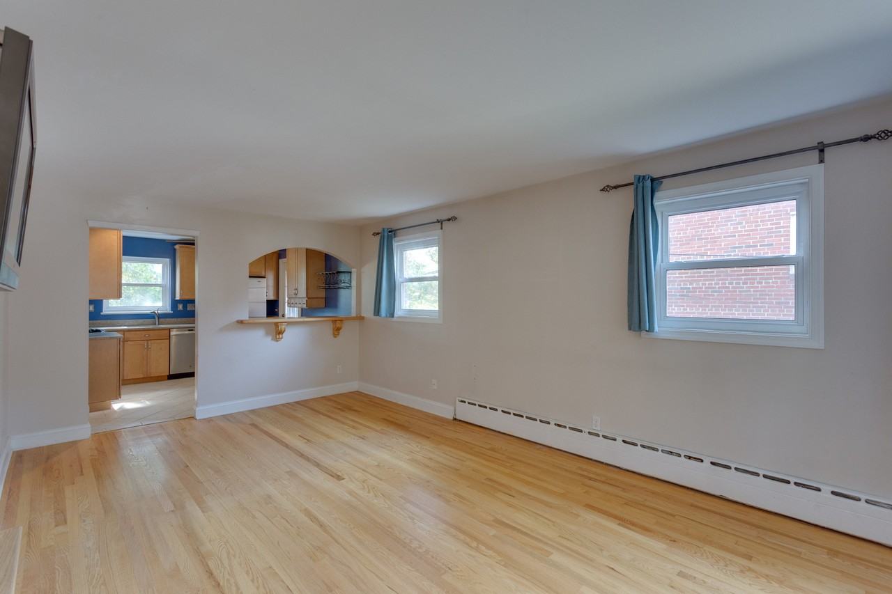 11 E Myrtle St #A - Photo 2 of 20