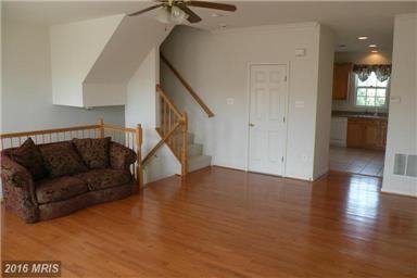 3406 Barn House Dr - Photo 3 of 16