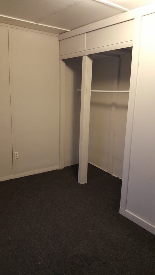 16 Winthrop Ct - Photo 2 of 8