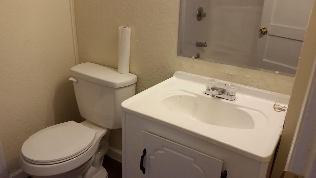 422 Jones Ave - Photo 3 of 12