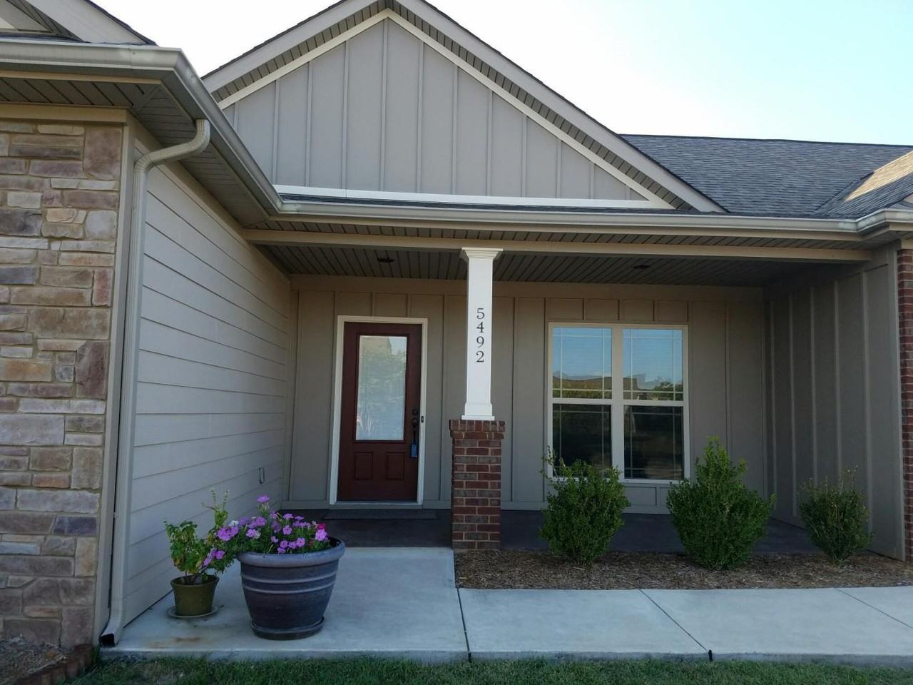 5492 Mandarin Cir - Photo 2 of 17